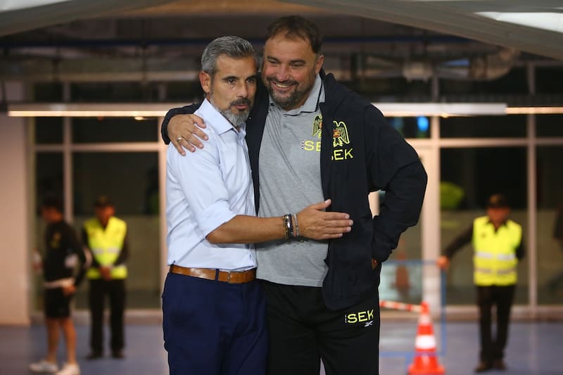 dos entrenadores que no terminaron el año con sus equipos. Foto: Agencia Aton
