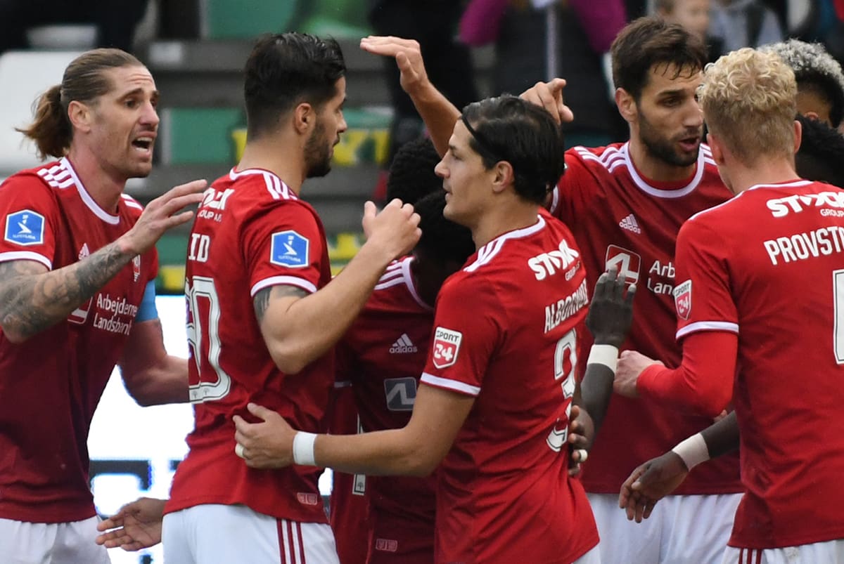 sigue jugando en la Primera División de Dinamarca con el Vejle Boldklub. (Foto: @Vejle_B)