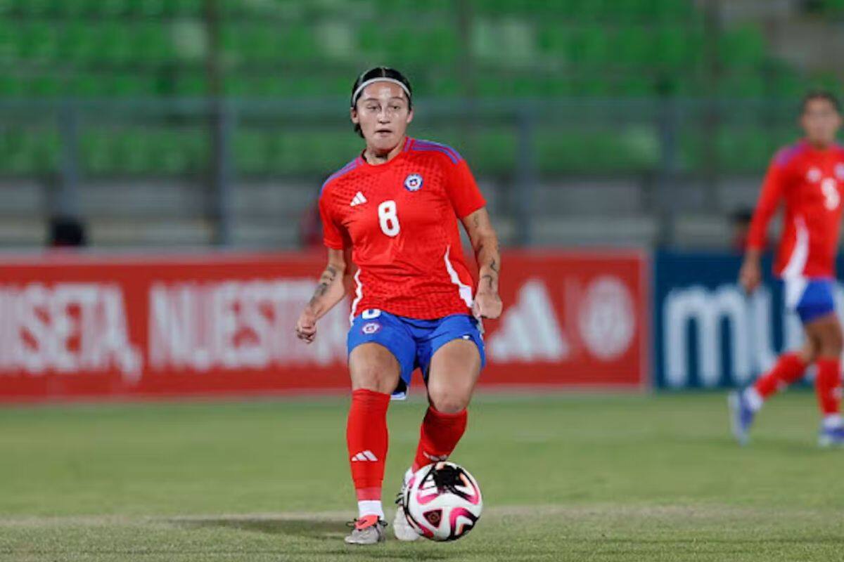 La futbolista del Sevilla FC no estará en los partidos ante Venezuela y Bolivia. Foto: Comunicaciones/FFCh