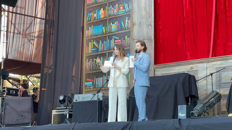animando en la medialuna de Rancagua