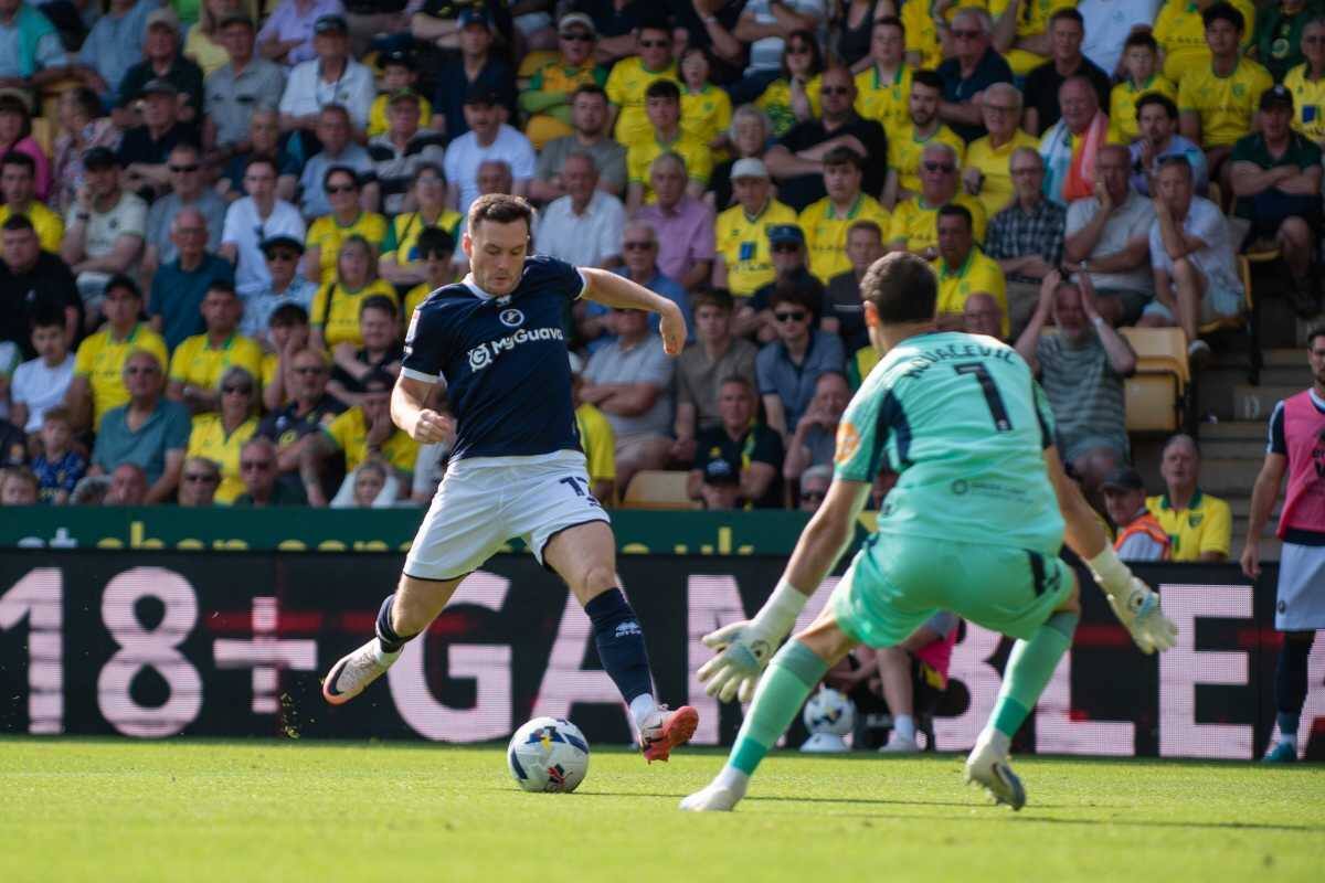El club donde caería parado Ben Brereton, le ganó 2-1 al Norwich de Marcelino Núñez en la primera fecha del Championship.