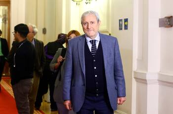 ¿Quién es Aldo Valle: exrector, abogado y filósofo que se convirtió en nuevo ministro de Ciencia?