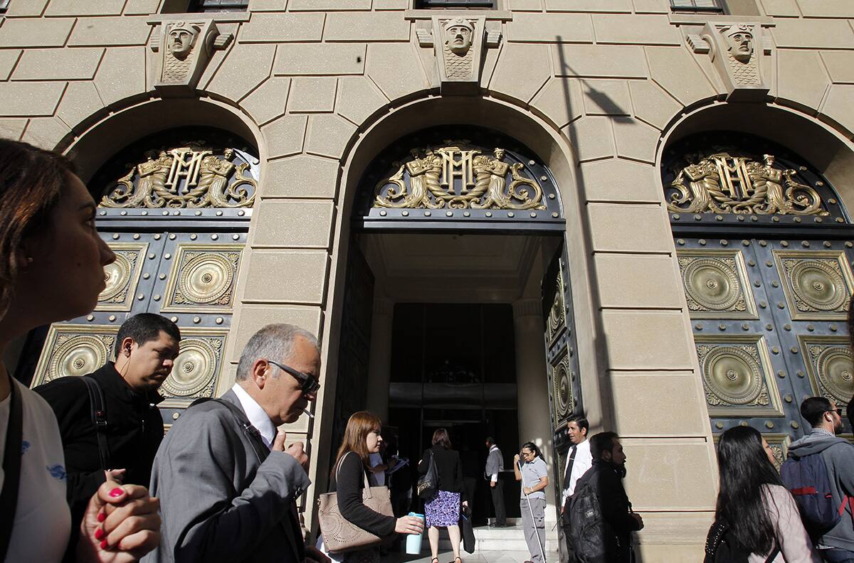 El Ministerio de Hacienda busca trabajadores y los sueldos superan los $5.462.561