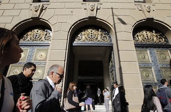 El Ministerio de Hacienda busca trabajadores y los sueldos superan los $5.462.561