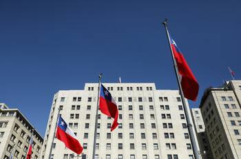 Falleció en el ministerio de Hacienda: ¿Qué se sabe de la mujer que cayó del piso 14?