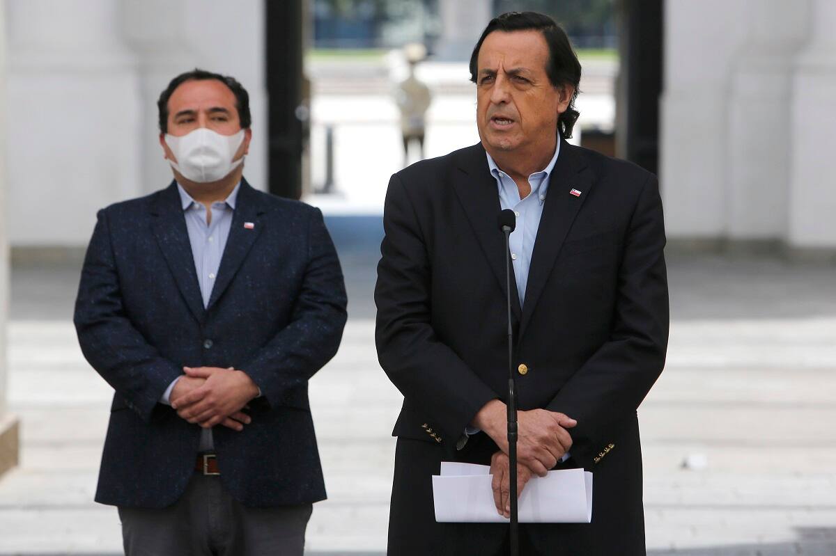 Santiago, 3 de octubre de 2020.
El Ministro del interior Victor Perez junto al Subsecretario Juan Francisco Galli realizan punto de prensa por el accidente de joven caido al Mapocho.
Jonnathan Oyarzun/Aton Chile