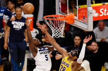 Playoffs NBA: Lakers y Celtics se complican, Giannis revive a Milwaukee