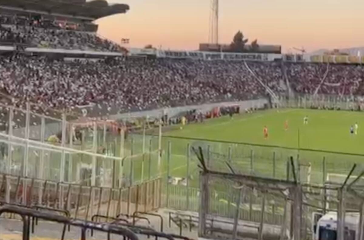 VIDEO | No se respetó: así fue el minuto de silencio para Carlos Cortés en el Estadio Monumental