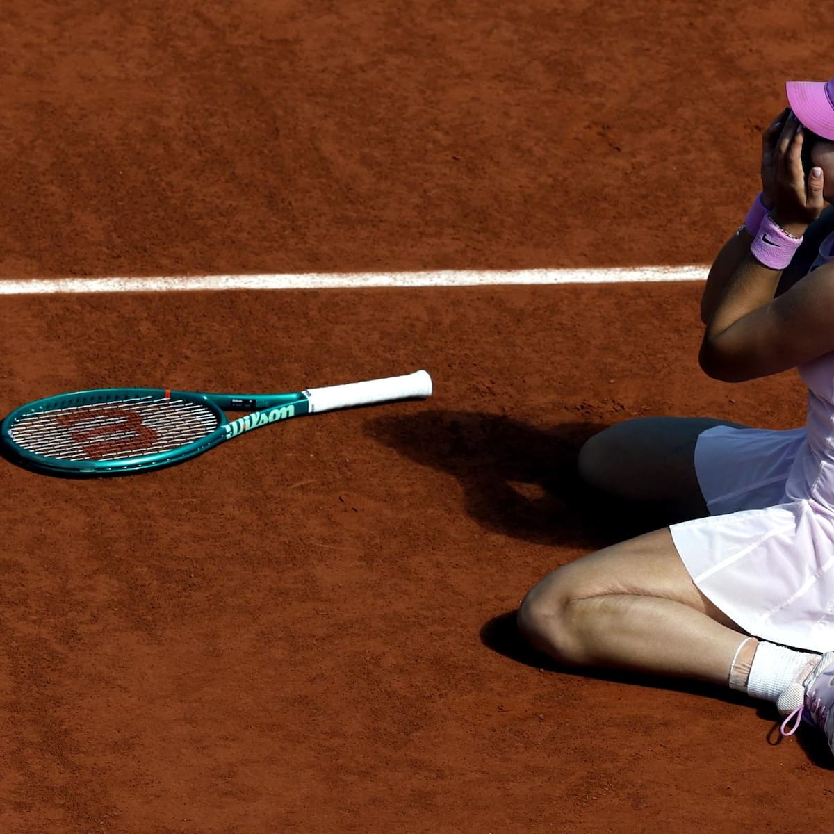 ¡Con 19 años! Mirra Andreeva gana su primer título de Grand Slam y hace historia en Roland Garros