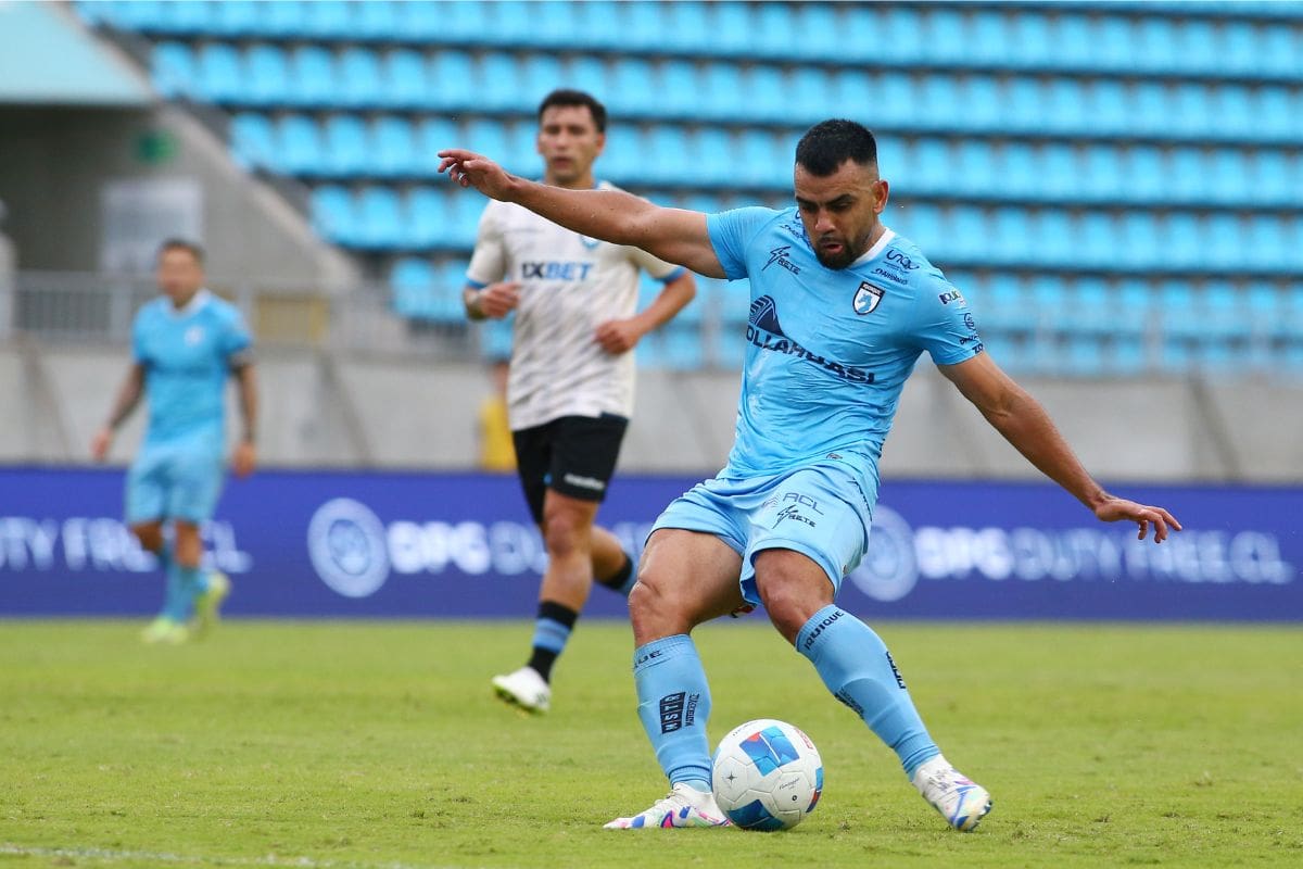 El experimentado futbolista todavía confía en la salvación de los celestes. Foto: Agencia Aton.