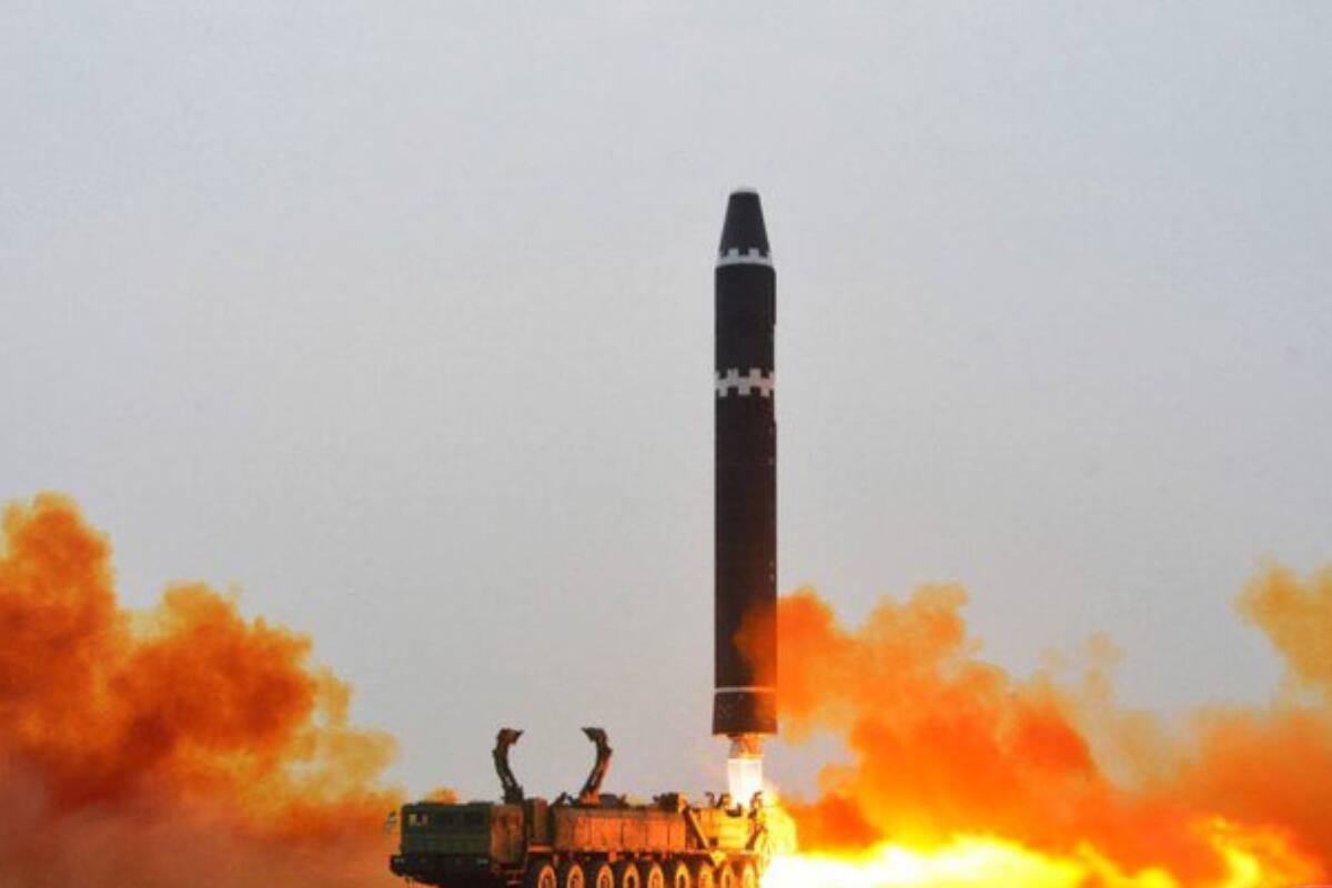 Corea del norte lanza misiles.
Crédito: Twitter.