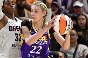 Deportistas top en traje de baño: la refrescante costumbre de Sports Illustrated