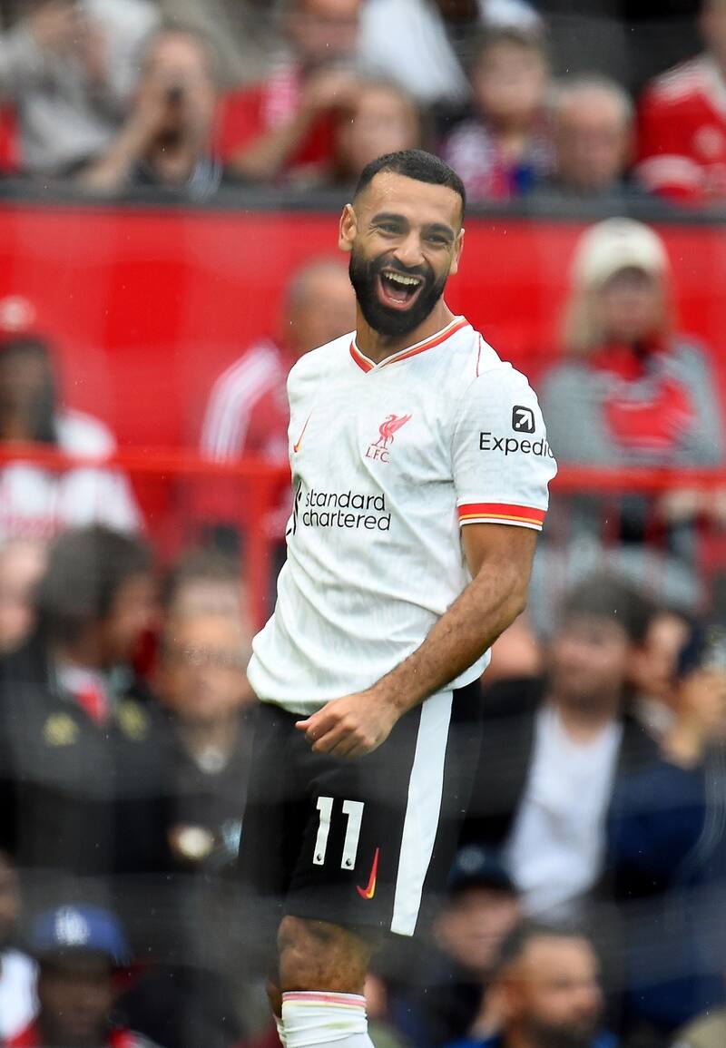 Mohamed Salah anotó un gol y dio dos asistencias en el 3-0 del Liverpool contra Manchester United.