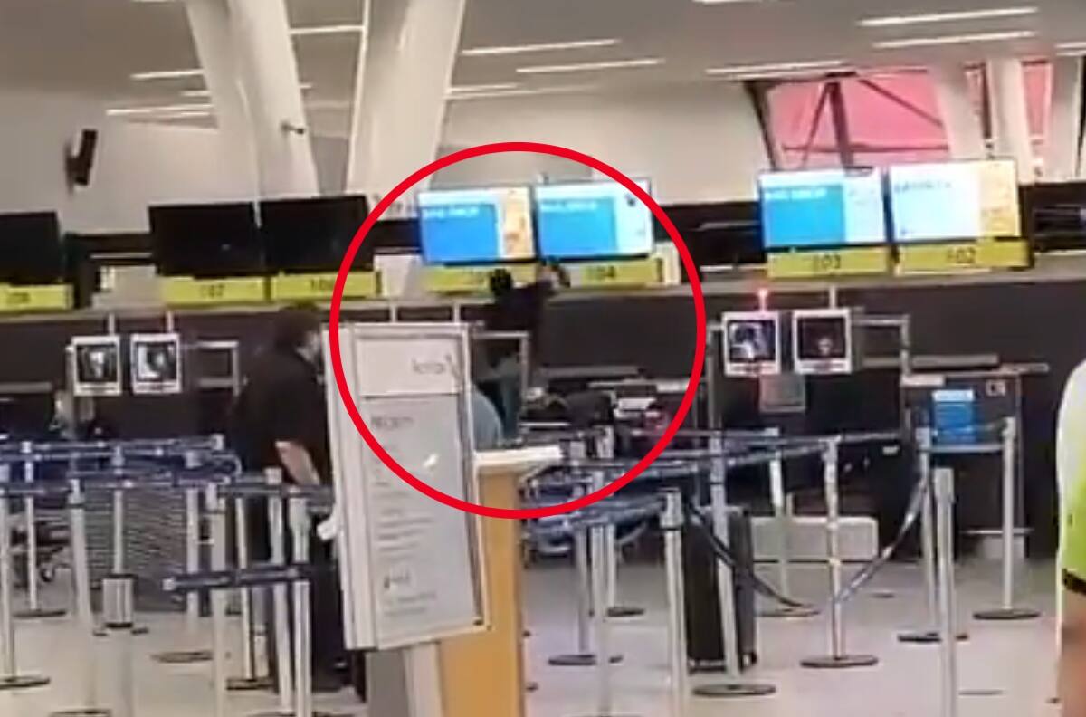 VIDEO | Pasajero haitiano fue detenido en Aeropuerto de Santiago: Rompió pantallas y computadores con un martillo