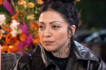 “Me agarraba de la mano, de la cintura”: Mon Laferte revela nuevos detalles del acoso sexual que sufrió en “Rojo”