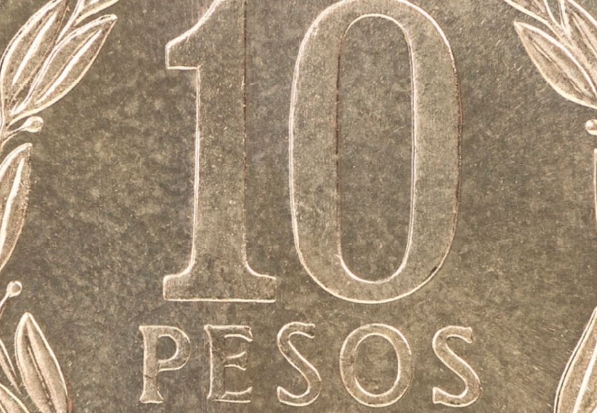 El año 1985 se acuñaron apenas 400 mil monedas. Lo escasas que son le dieron valor con el tiempo y algunas todavía se encuentran circulando en el mercado.
