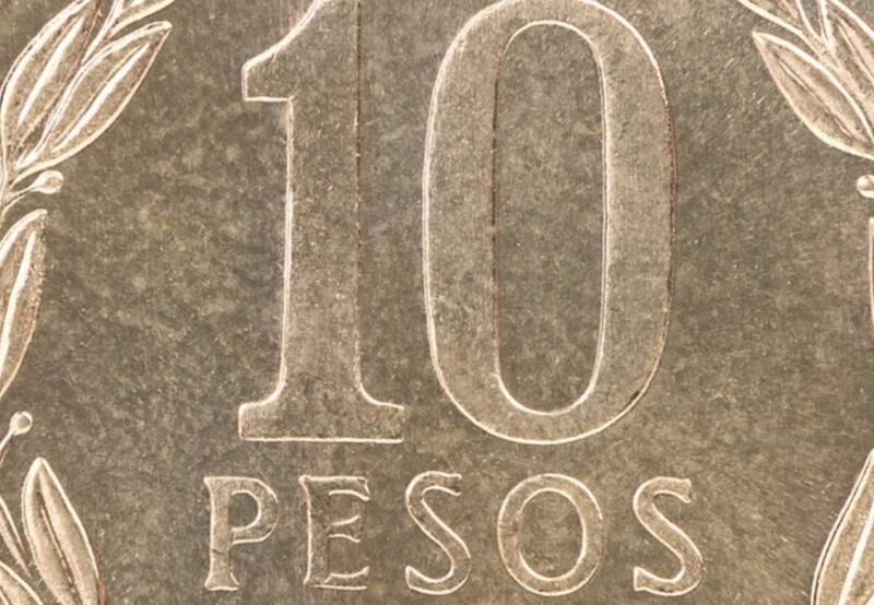 El año 1985 se acuñaron apenas 400 mil monedas. Lo escasas que son le dieron valor con el tiempo y algunas todavía se encuentran circulando en el mercado.