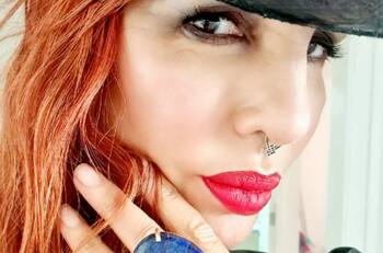 “Algo siempre nos decía que se iba a morir joven”: Mónica Aguirre habla de la adicción de su fallecido hermano menor