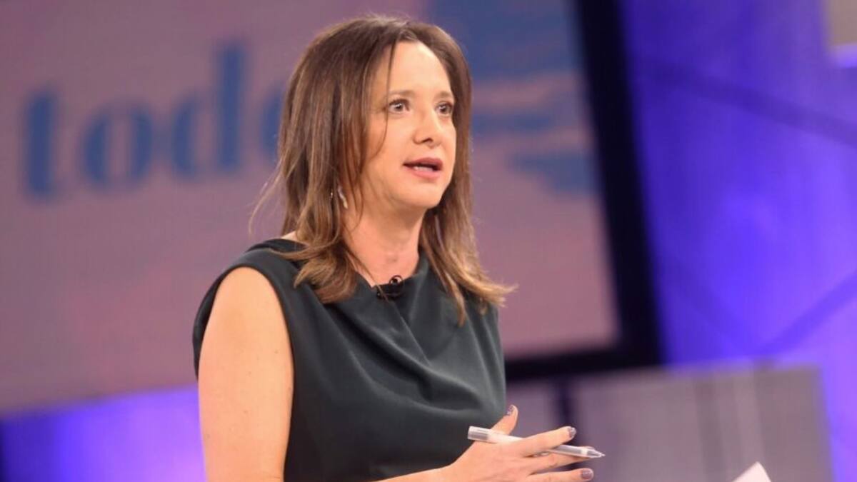 Mónica Pérez habla de la especial amistad que mantiene con el rey de España