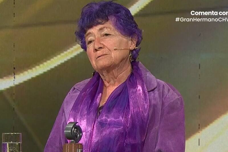 Hace un par de meses la exparticipante de "Gran Hermano" Chile le pidió al alcalde que la ayudara con un permiso para poder trabajar.