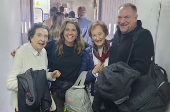 Monserrat Álvarez disfruta de especial escapada al sur de Chile con su pareja, Carlos Fernández, su madre y su suegra