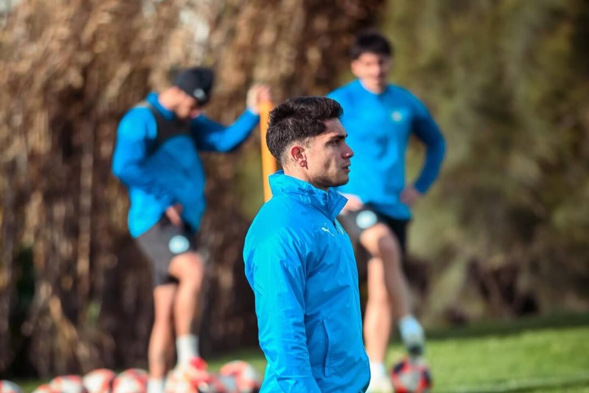 El cuadro uruguayo se reforzó con Gonzalo Montes de la U y Salomón Rodríguez de Colo Colo.