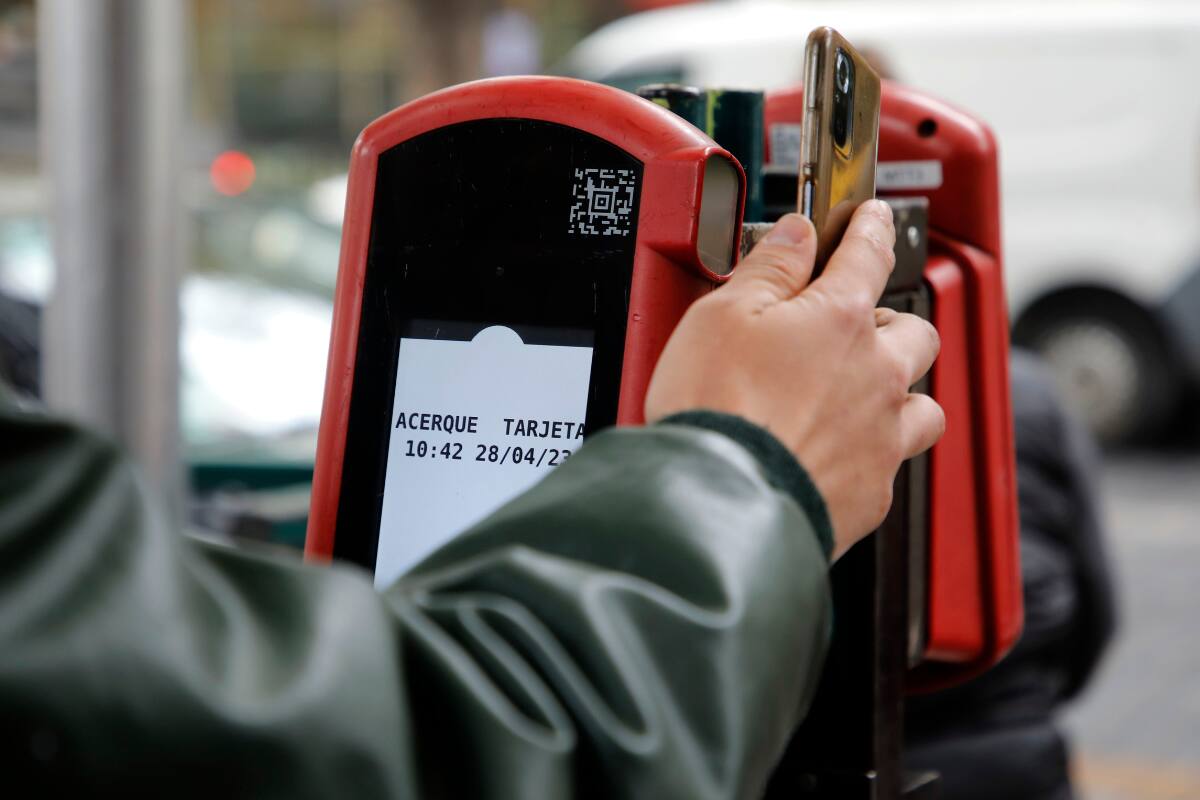 Entérate cuánto debes gastar en el transporte público para viajar gratis el resto del mes.