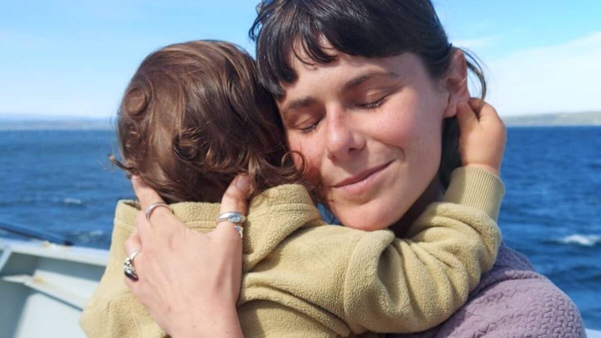 Montserrat Ballarin muestra lo grande que está Silvestre, su hijo con Francisco Puelles