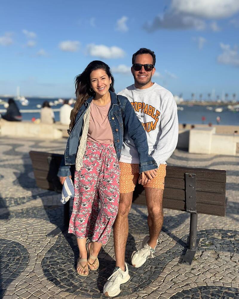 Montserrat Torrent y su pololo trabajan juntos.