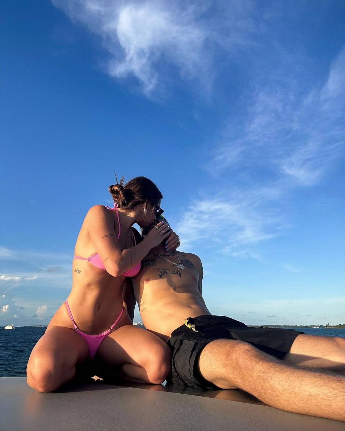 Mora y Paula Poletti viven su relación sentimental.