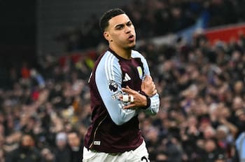 VIDEO | Los dos golazos de la nueva figura del fútbol inglés para volver a golpear a Manchester United