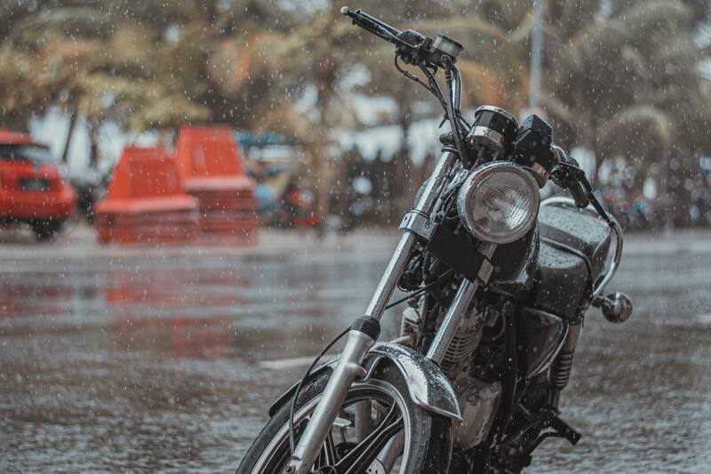 Te enseñamos cuatro consejos para evitar que se dañe tu motocicleta durante los meses más fríos y lluviosos del año.