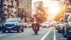 Por estos 7 errores comunes al conducir una moto puedes recibir multas de hasta $66.000