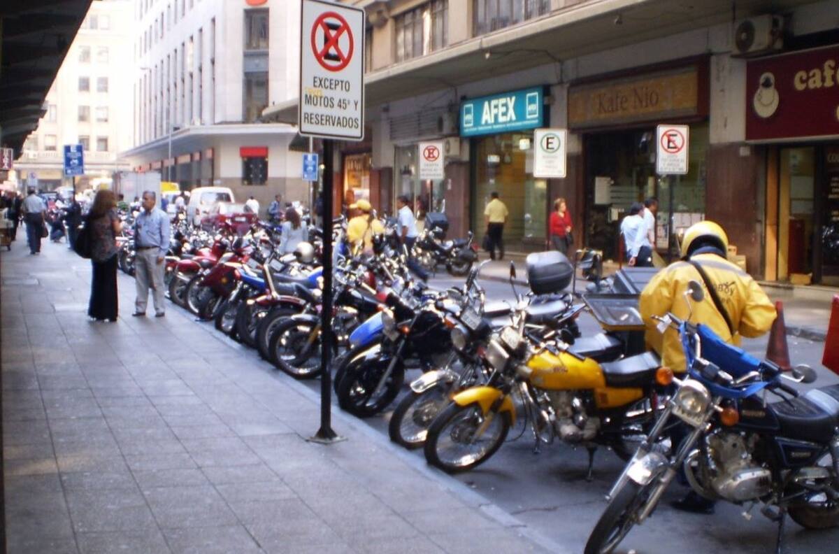 Descubre cuáles son las motos que no pueden circular legalmente en Chile