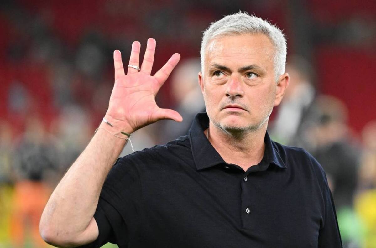 Mourinho en su peor momento: Fue abucheado y los hinchas piden su salida inmediata