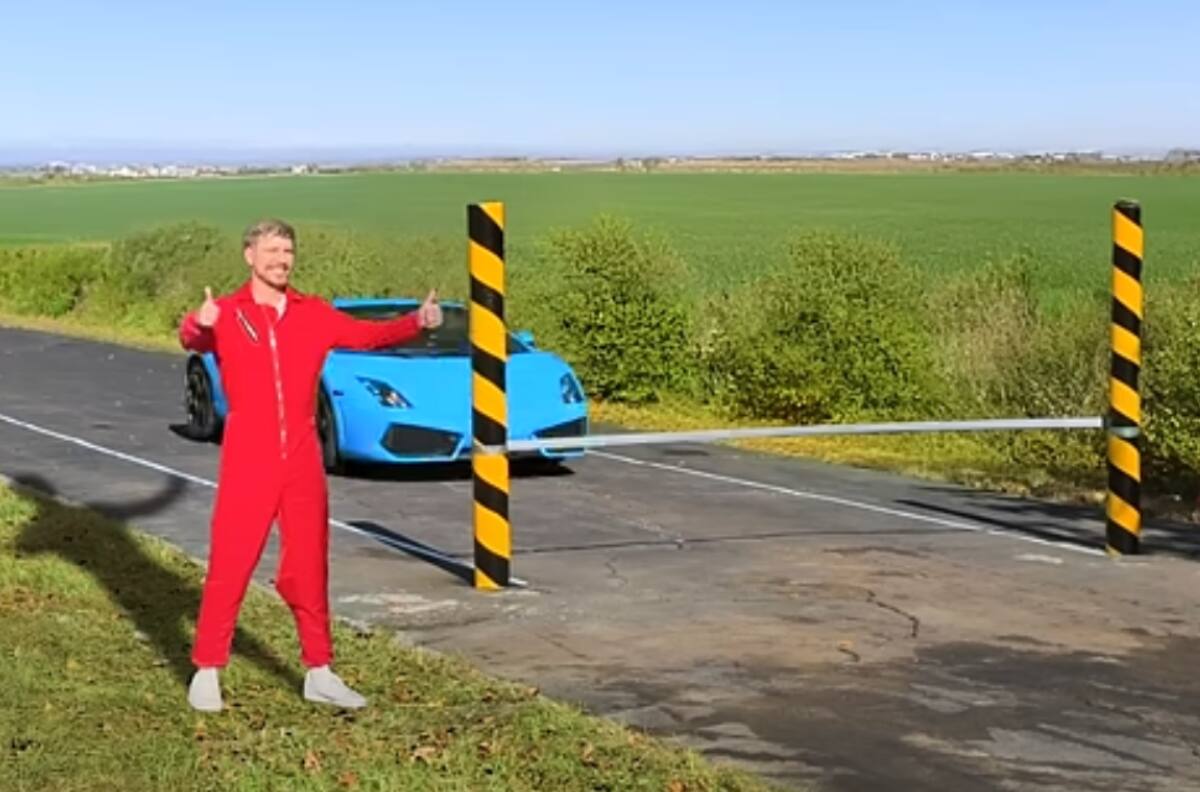 Famoso youtuber destroza un Lamborghini con cinta adhesiva