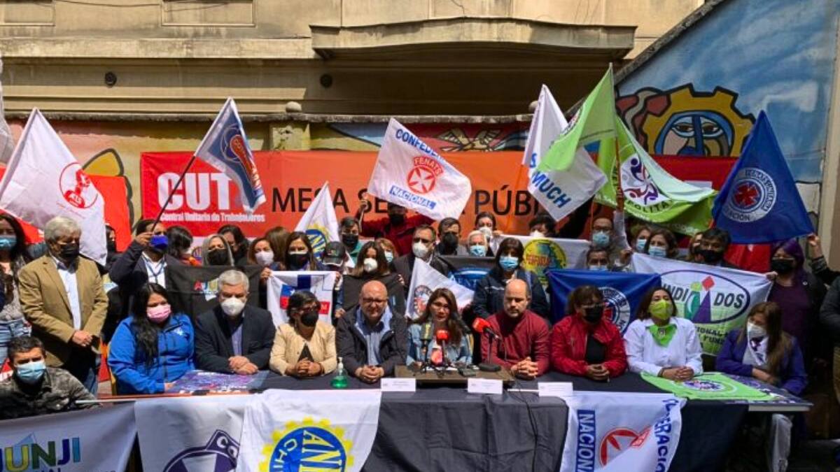 Trabajadores públicos inician negociaciones por aumento salarial: ¿De cuánto es el aumento que piden?