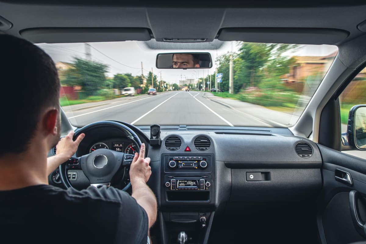 El exceso de velocidad es considerado una infracción gravísima si se superan los 60 km/h sobre la máxima permitida.