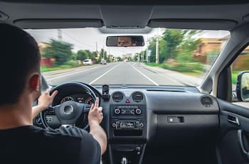 Multa por exceso de velocidad: Este monto deberán pagar los conductores que superen la máxima permitida en Chile
