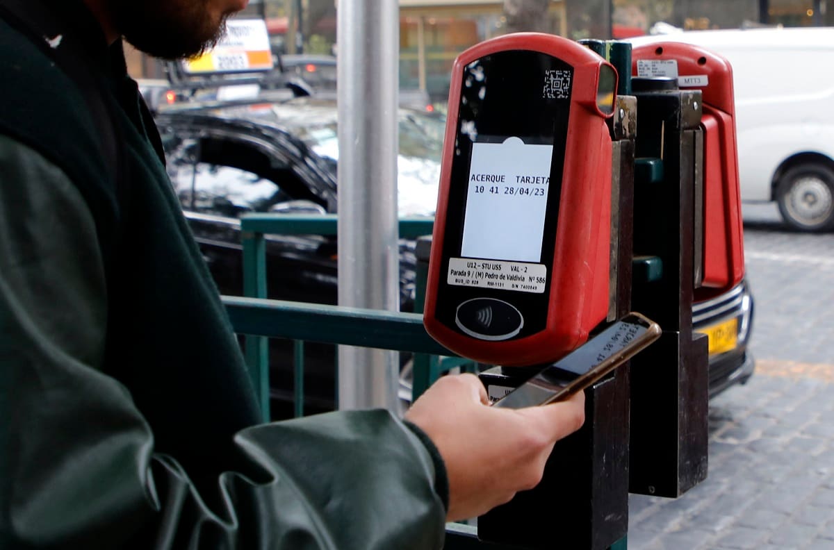 ¿Cuáles son las multas que pueden recibir quienes no paguen su pasaje en el Metro y Bus?