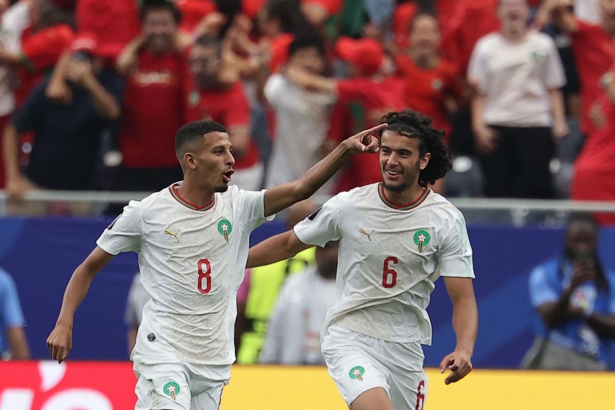Ayoubb Bouaddi (a la derecha), es una de las figuras de Marruecos y hasta hace poco jugaba por Les Bleus. Foto: EFE.