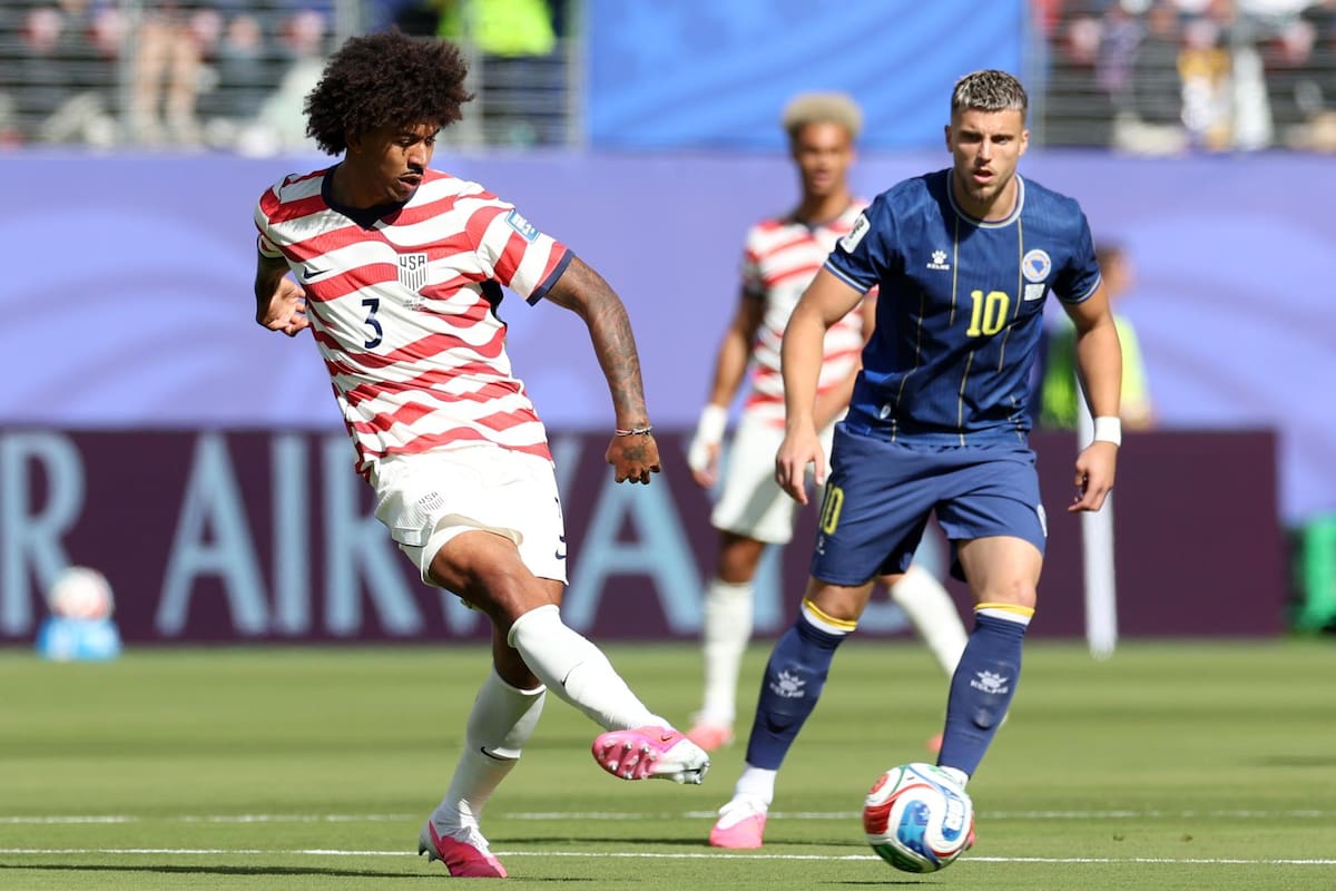 Estados Unidos y Bosnia - Herzegovina se miden en Santa Clara en busca del paso a octavos de final. Foto: EFE.