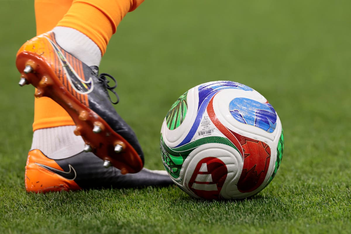 Este jueves la cartelera ofrece cuatro partidos, en tres países diferentes. Foto: EFE.