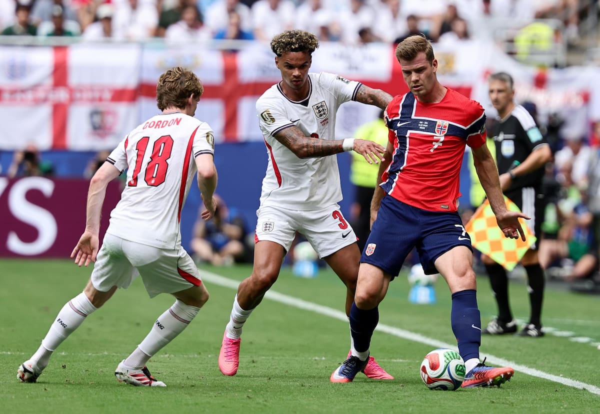 Alexander Sorloth en la caída de Noruega. Foto: EFE.