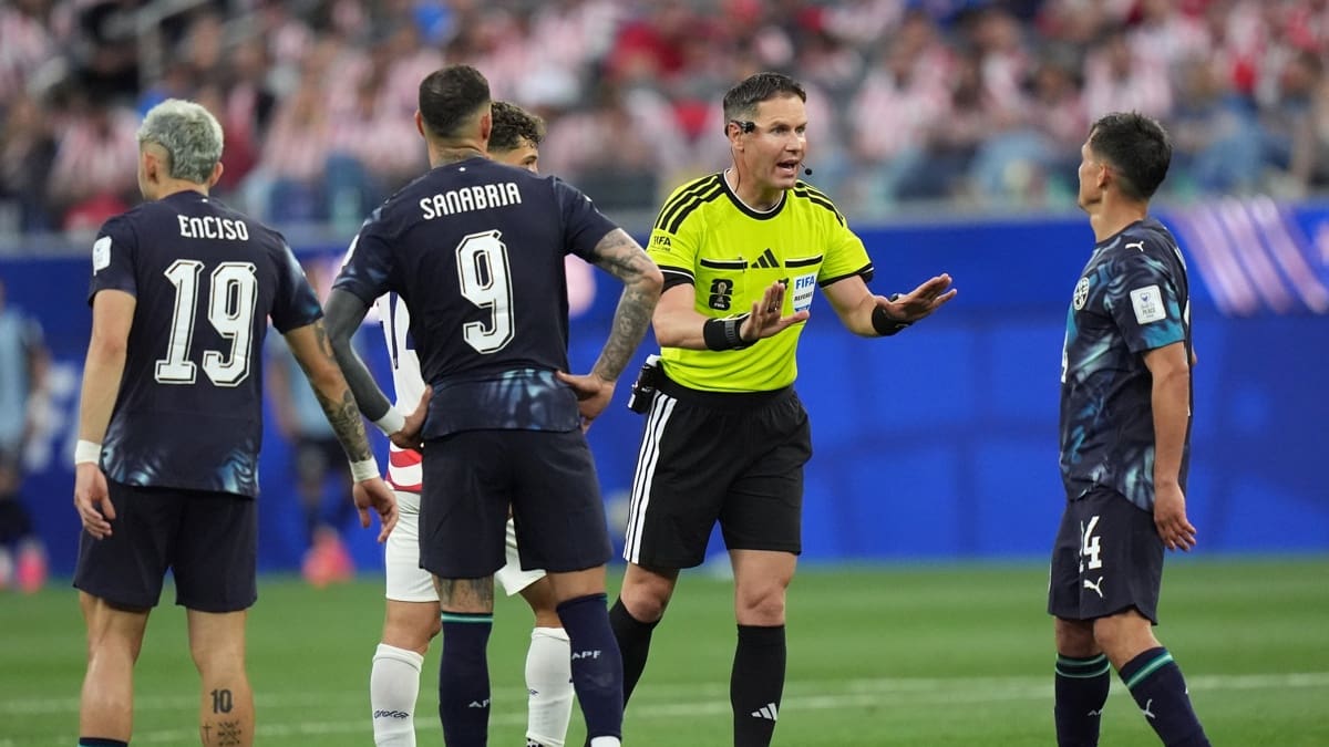 VIDEO | ¡Se aplicó el nuevo reglamento! El VAR ayudó al árbitro con la “confusión de identidad” en el EE.UU vs. Paraguay
