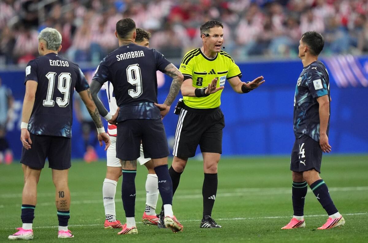 VIDEO | ¡Se aplicó el nuevo reglamento! El VAR ayudó al árbitro con la “confusión de identidad” en el EE.UU vs. Paraguay