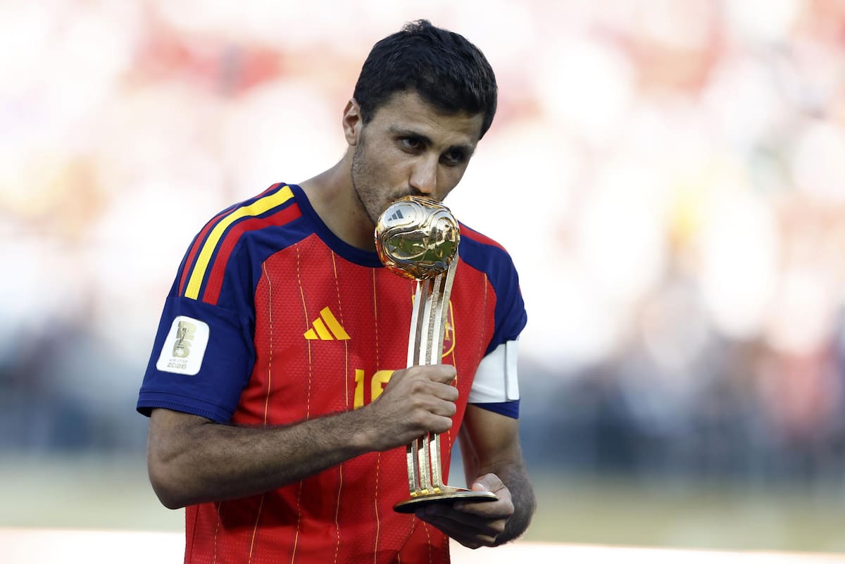 Rodri, se quedó con el Balón de Oro de la cita planetaria. Foto: EFE.