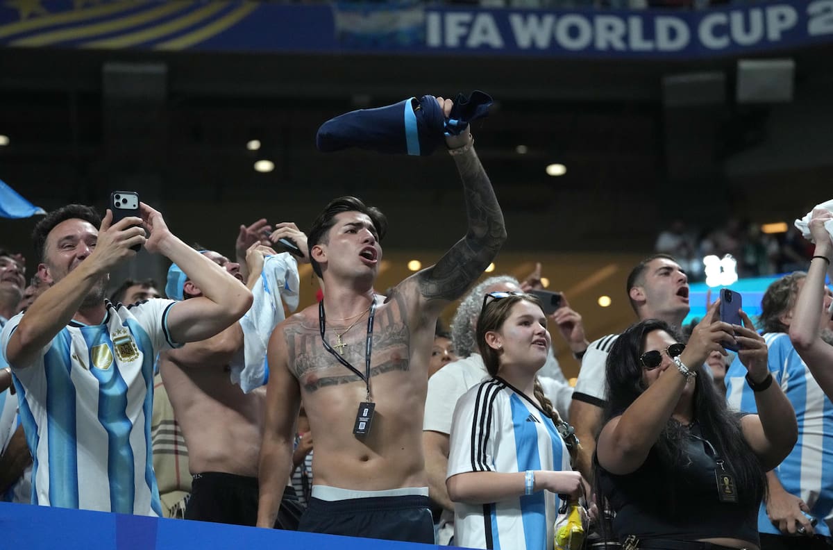 Escándalo: familiares de jugadores argentinos fueron detenidos tras pelea durante los festejos de España