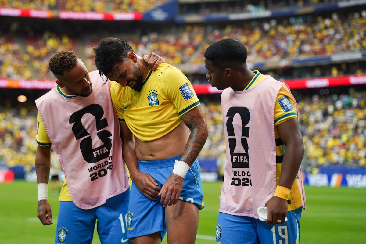 Lucas Paquetá se lesionó en el partido ante Japón. Foto: EFE.