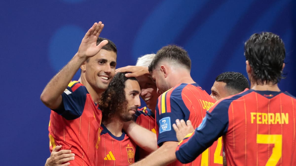 España despertó y mostró su candidatura al título del Mundial con goleada ante Arabia Saudita